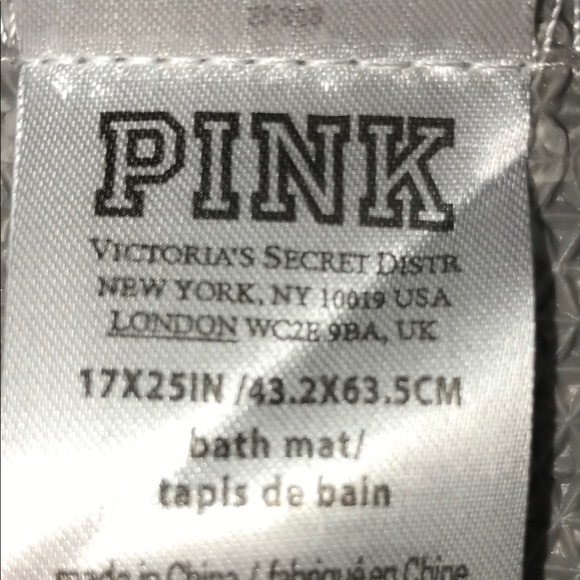 COPY - ❣️❣️NWT HOLIDAY 2020 BATHMAT❣️❣️ - Picture 4 of 5